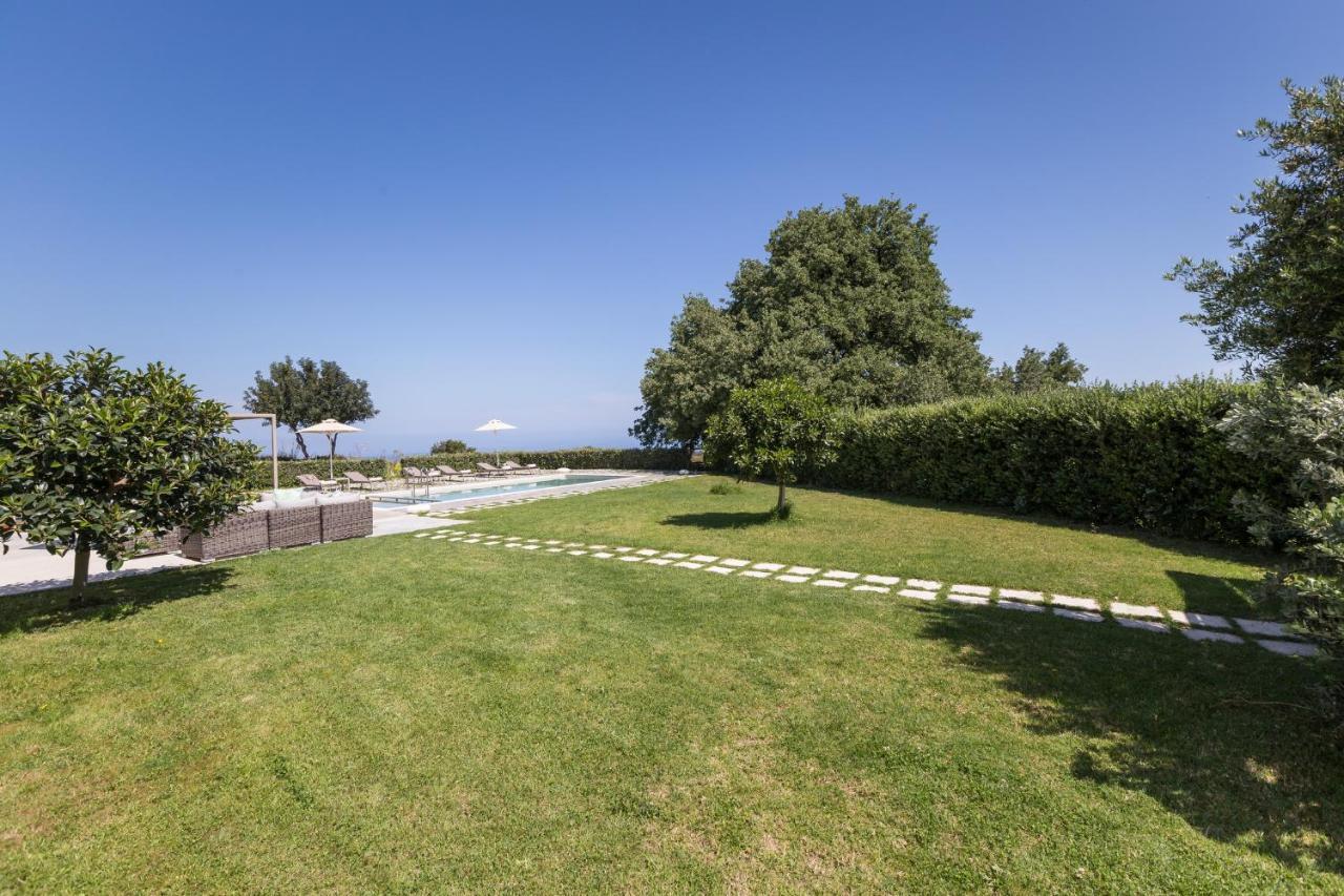 Lux Villa Mia With Heated Pool, 2Km To Beach & Childrens Area! Mikro Metochi Buitenkant foto