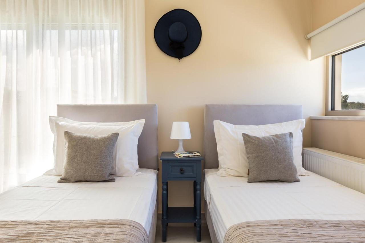 Lux Villa Mia With Heated Pool, 2Km To Beach & Childrens Area! Mikro Metochi Buitenkant foto