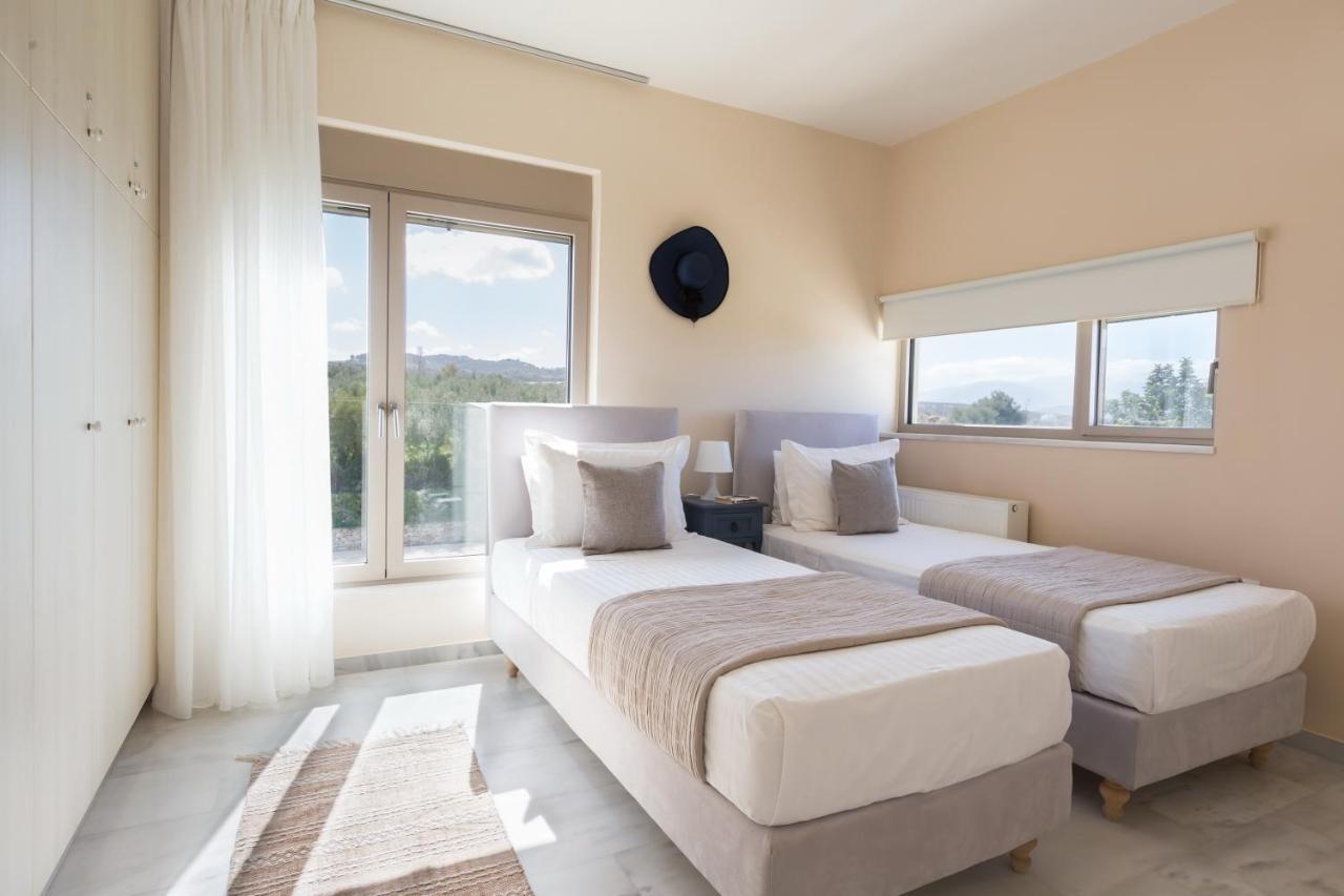 Lux Villa Mia With Heated Pool, 2Km To Beach & Childrens Area! Mikro Metochi Buitenkant foto