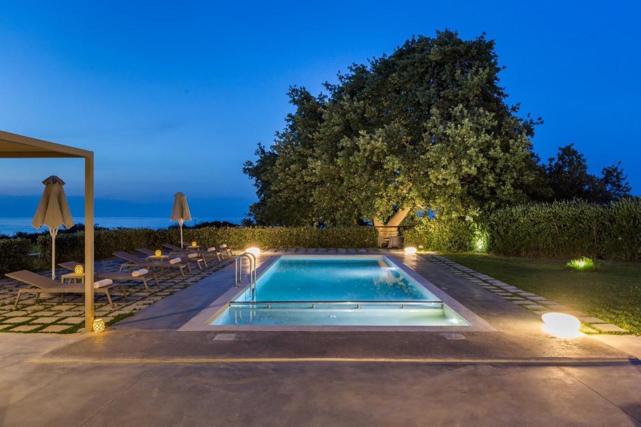 Lux Villa Mia With Heated Pool, 2Km To Beach & Childrens Area! Mikro Metochi Buitenkant foto